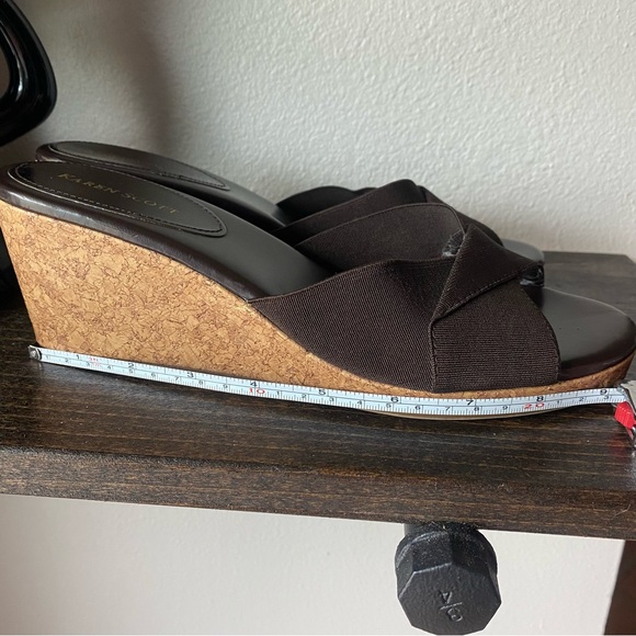 Karen Scott 8.5 Brown Wedges - Picture 8 of 10